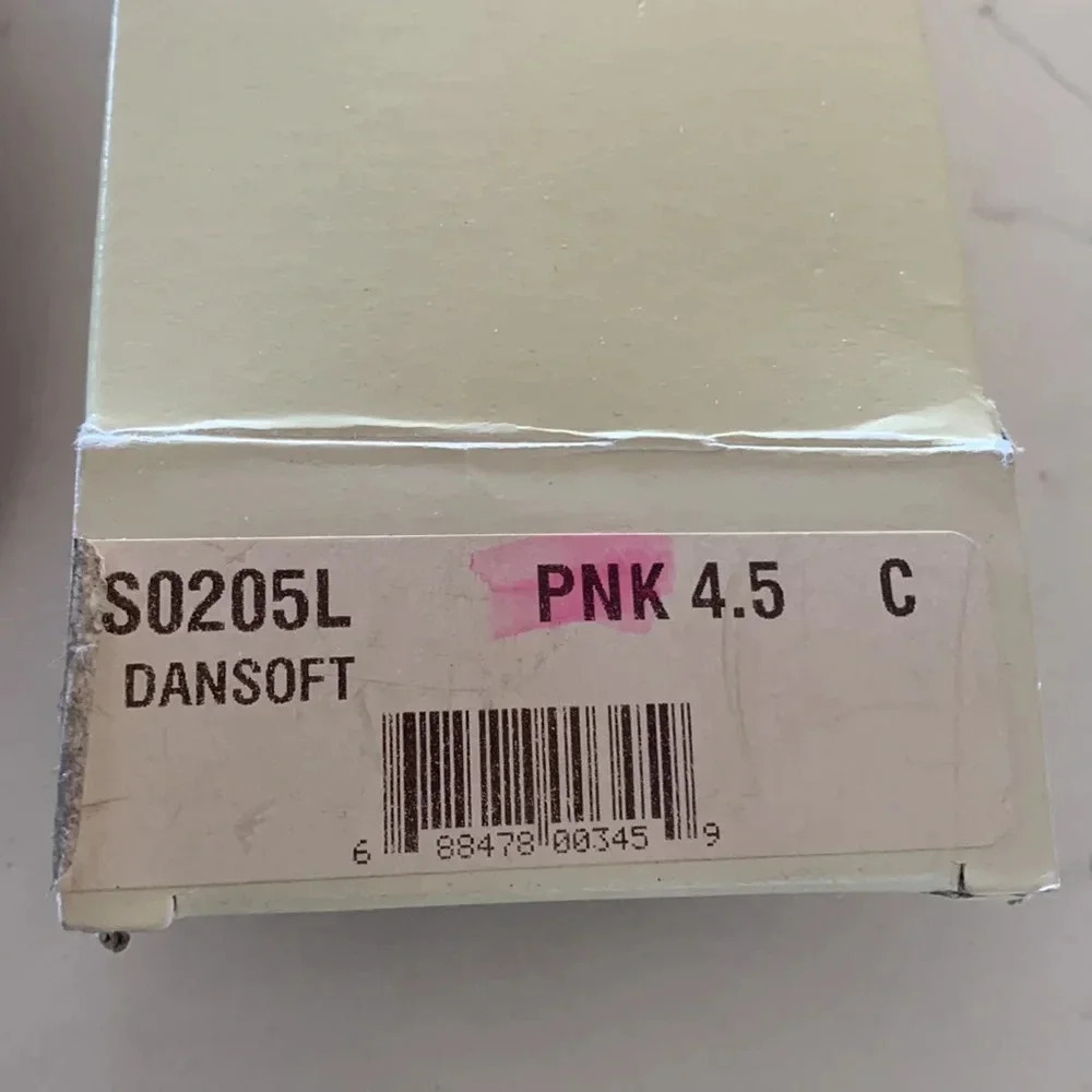 Ladies BLOCH BALLET SLIPPERS size 4.5 C pink worn once excellent condition - Picture 4 of 6